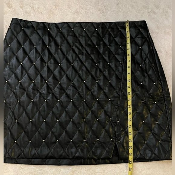 Eloquii Quilted Faux Leather Skirt With Studs Size 22 - Picture 6 of 10